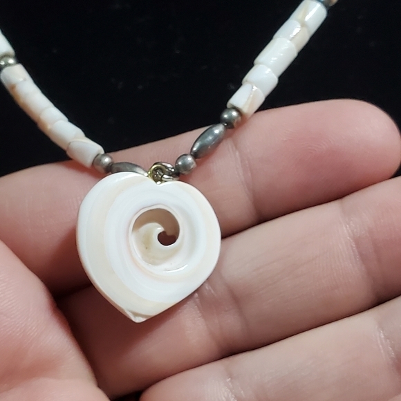Vintage Shell Heart & Silvertone necklace barrel clasp Hawaiian - Picture 4 of 8